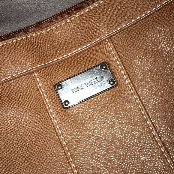 Nine West satchel! - Picture 2 of 4